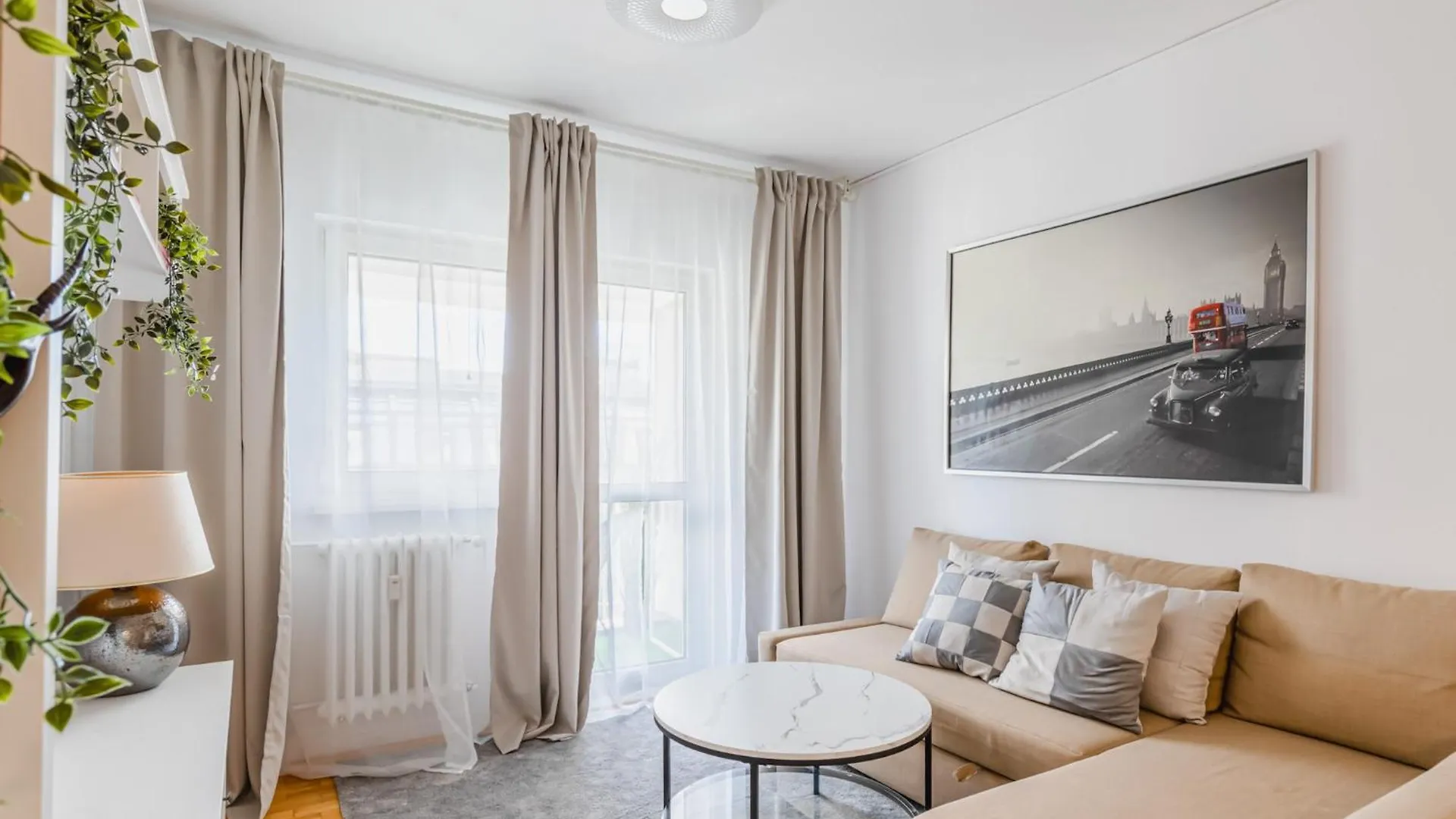 Sunshine Haven - M&N Condos Bucharest Romania